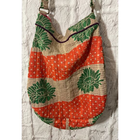 World Finds Hobo Large Bag Quilted, Stitched - Picture 4 of 12